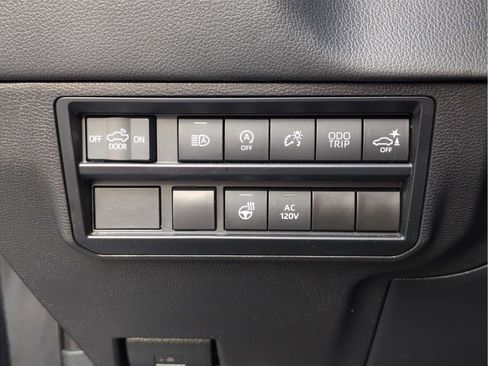 Used 2024 Toyota Tundra Limited AWD/4WD image 27