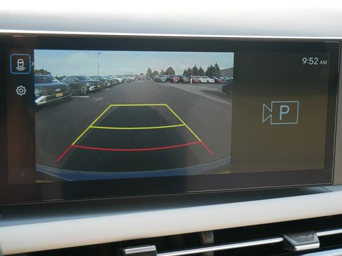 Certified 2025 Hyundai Tucson SE image 34