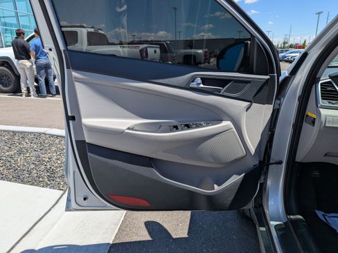 Used 2017 Hyundai Tucson SE AWD/4WD image 10