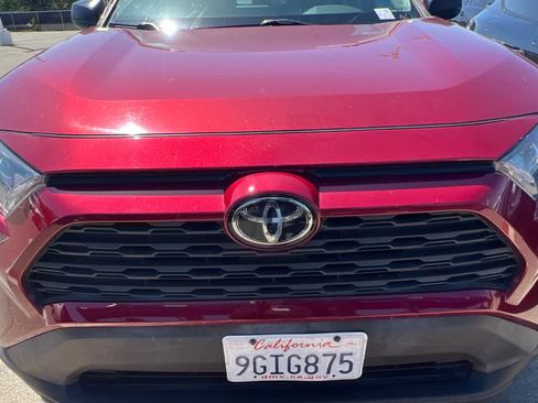 Used 2021 Toyota RAV4 LE image 12