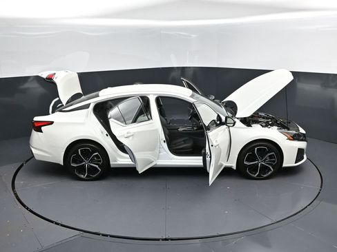 Used 2024 Nissan Altima 2.5 SR image 51