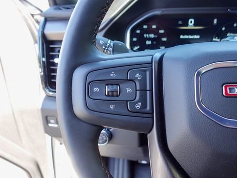 Used 2025 GMC Sierra 1500 AT4 w/ AT4 Premium Package AWD/4WD image 16