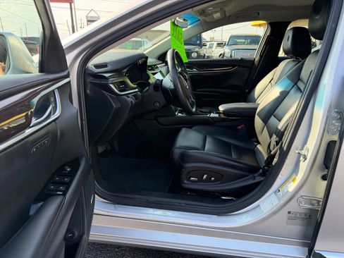 Used 2015 Cadillac XTS Luxury FWD image 4