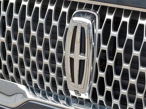 Used 2023 Lincoln Aviator Reserve image 31