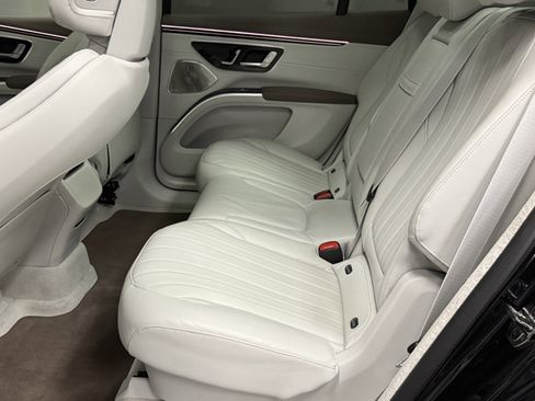 Certified 2023 Mercedes-Benz EQS 580 4MATIC SUV image 38