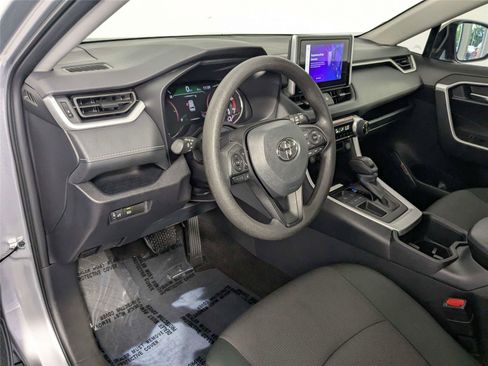 Used 2025 Toyota RAV4 XLE FWD image 10