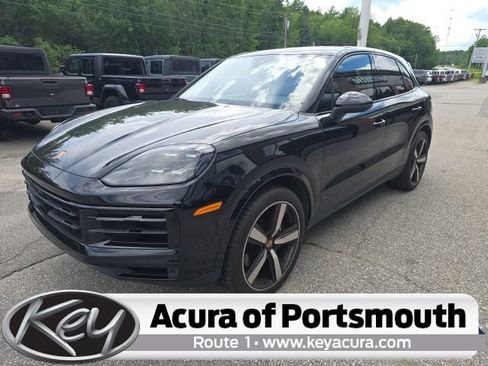 Used 2024 Porsche Cayenne AWD/4WD image 1