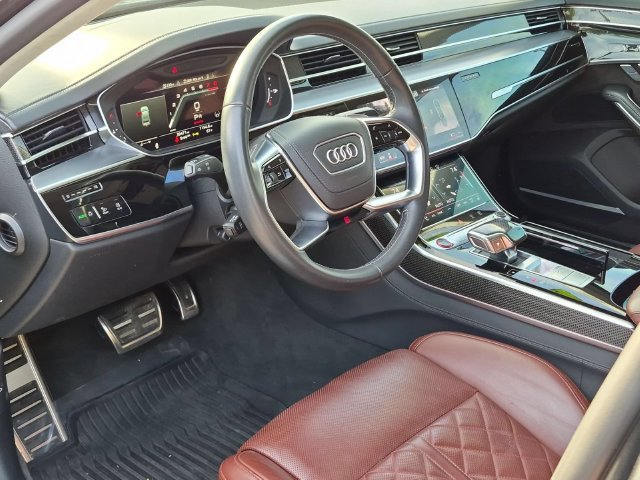 Used 2021 Audi S8 L w/ S8 Executive Package AWD/4WD image 11