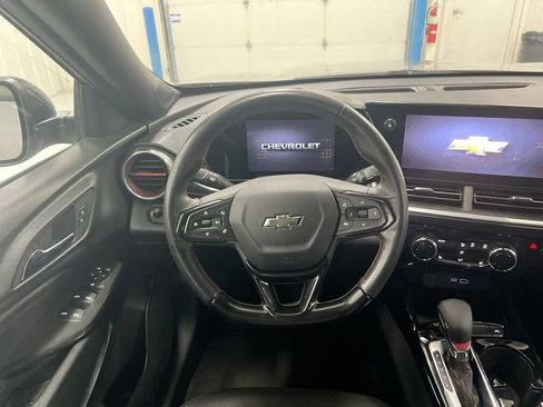 Used 2024 Chevrolet Trax RS w/ Driver Confidence Package FWD image 11