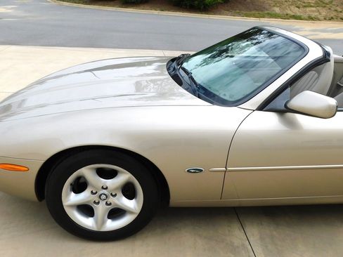 Used 2000 Jaguar XK8 Convertible RWD image 10