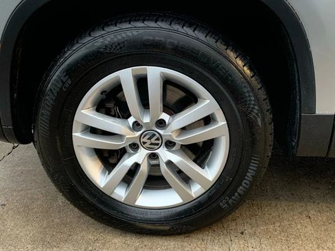 Used 2013 Volkswagen Tiguan S FWD image 23