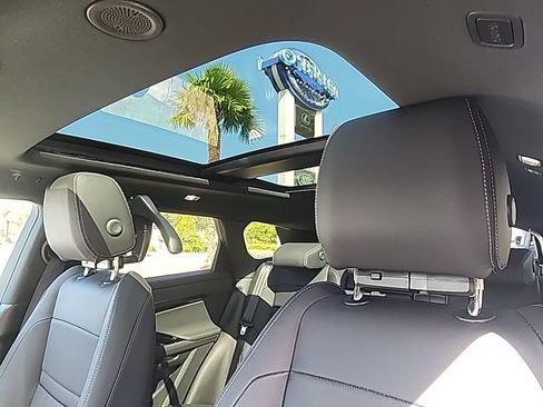 New 2026 Land Rover Range Rover Evoque Hoxton AWD/4WD image 13