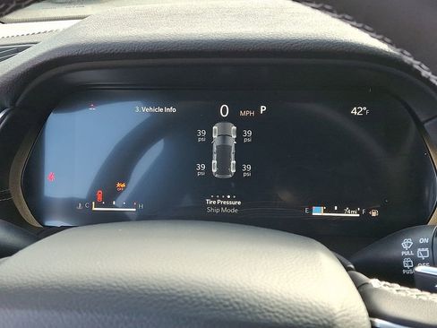 New 2025 Jeep Grand Cherokee Altitude AWD/4WD image 18