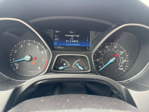Used 2017 Ford Focus SE FWD image 20