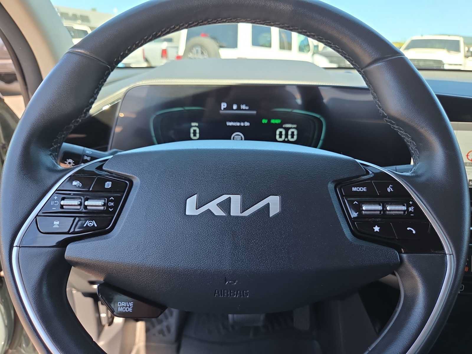 Used 2023 Kia Niro EX FWD image 23