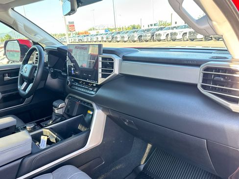 Used 2024 Toyota Tundra Limited AWD/4WD image 18