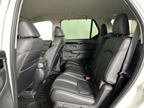 New 2025 Honda Pilot EX-L image 11