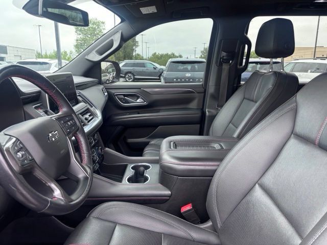 Used 2022 Chevrolet Suburban RST w/ Luxury Package AWD/4WD image 21