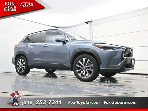 Used 2023 Toyota Corolla Cross XLE w/ Convenience Package image 20