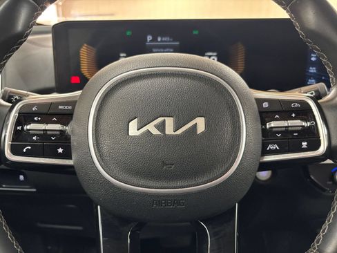 Used 2024 Kia Sorento S FWD image 25