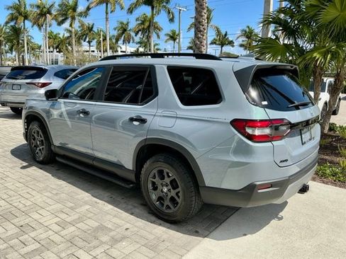 Certified 2024 Honda Pilot TrailSport image 4