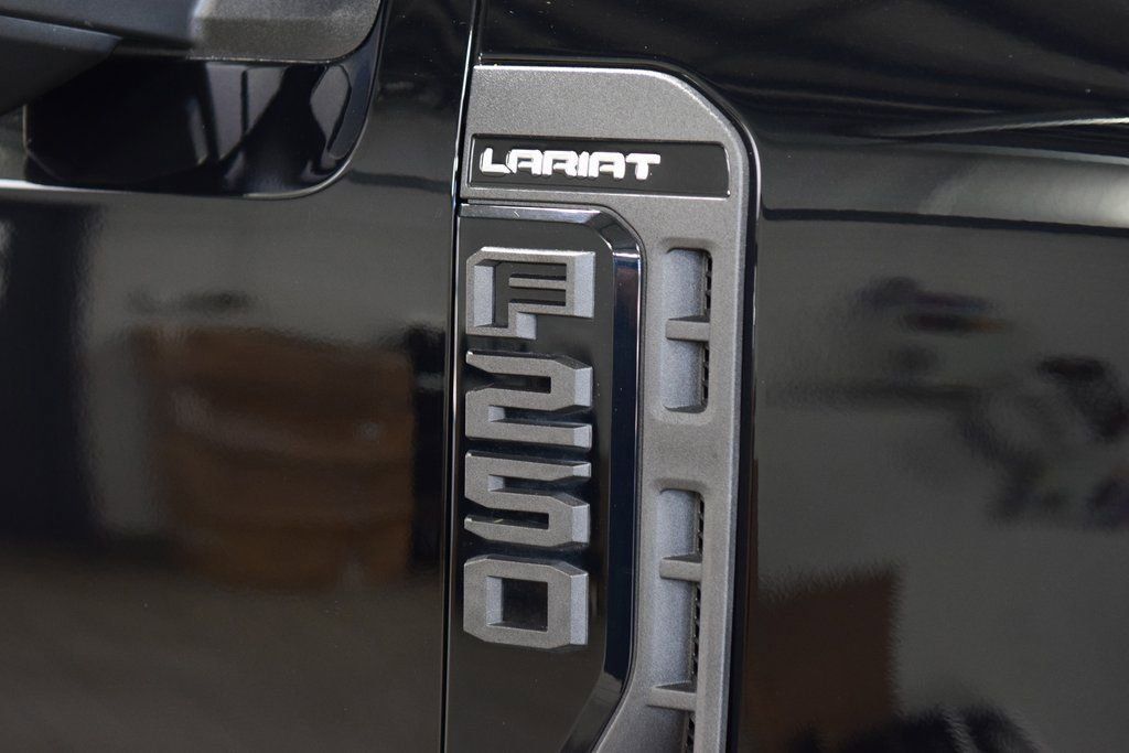 Used 2023 Ford F250 Lariat w/ Lariat Ultimate Package AWD/4WD image 13