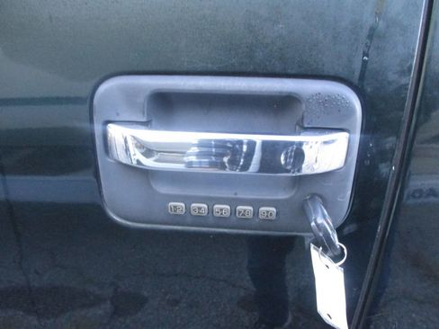 Used 2013 Ford F150 XLT w/ XLT Chrome Pkg image 8