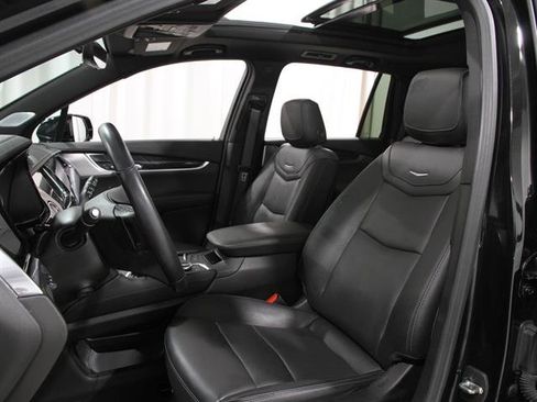 Certified 2023 Cadillac XT6 Premium Luxury w/ Technology Package image 5