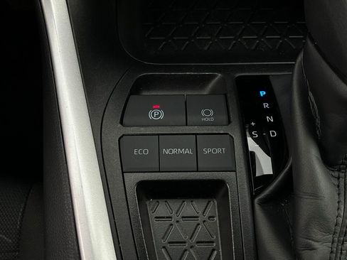 Used 2025 Toyota RAV4 XLE image 24