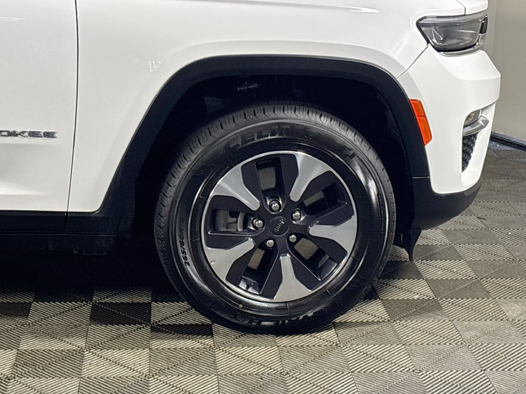 Used 2024 Jeep Grand Cherokee Limited 4xe AWD/4WD image 24