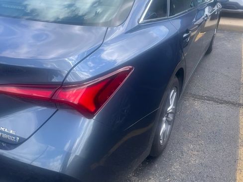Used 2020 Toyota Avalon XLE w/ Moonroof Package FWD image 5