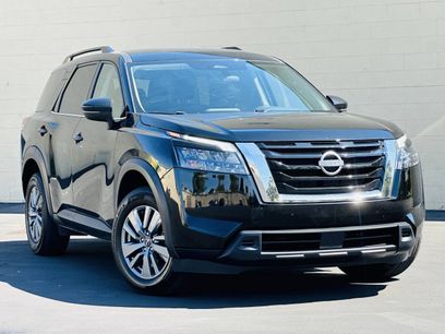 Used 2025 Nissan Pathfinder SV