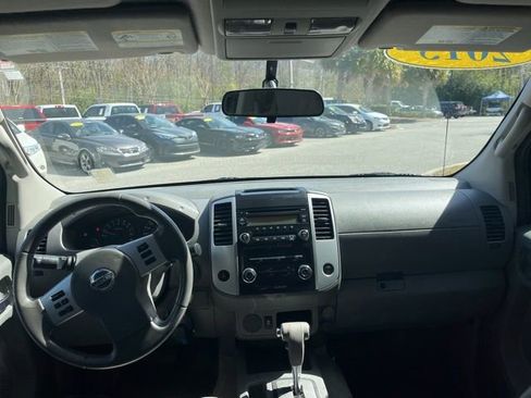 Used 2015 Nissan Frontier S image 16