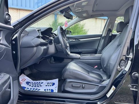 Used 2016 Honda Civic Touring image 10