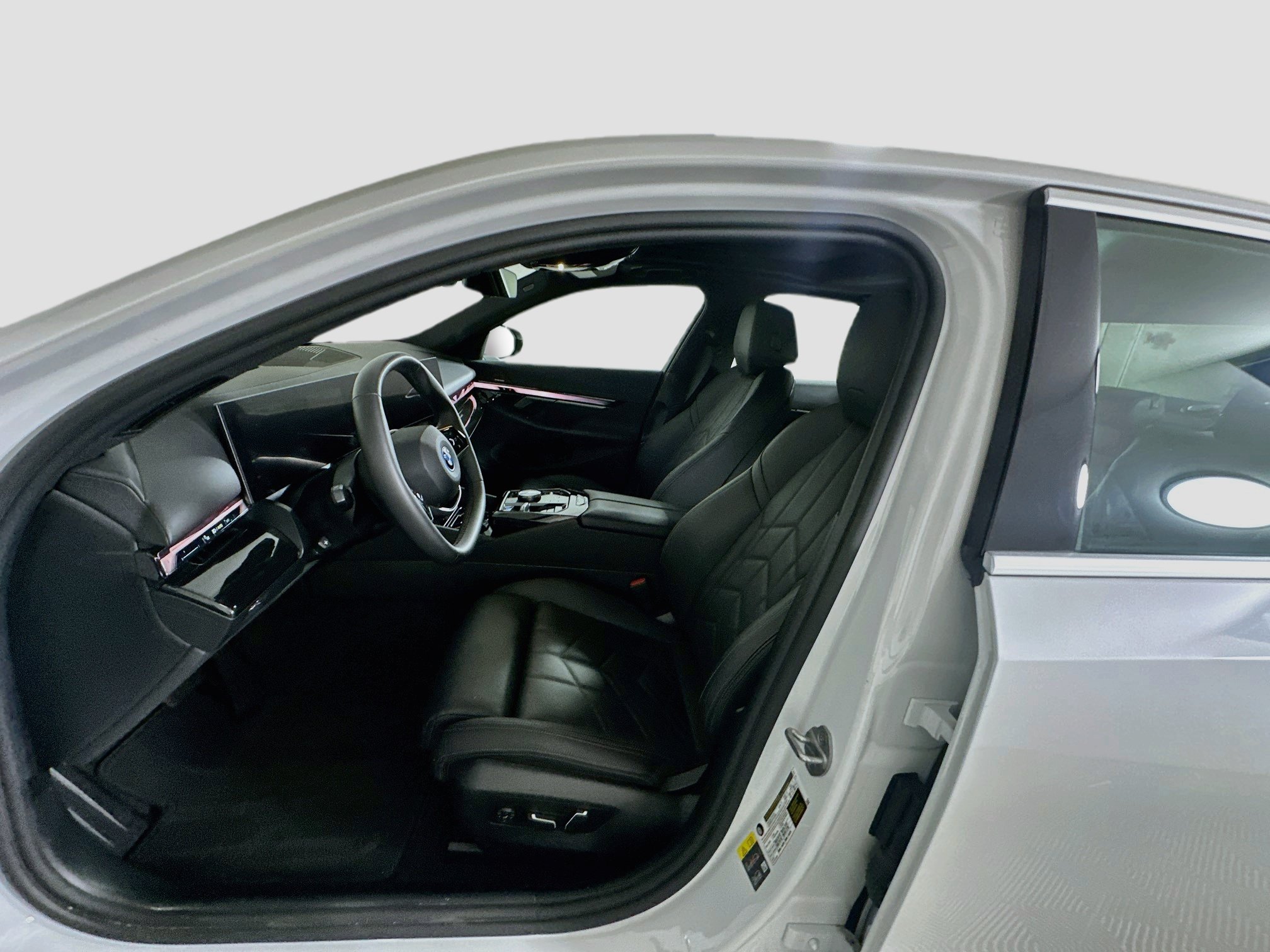 Used 2025 BMW i5 eDrive40i RWD image 13