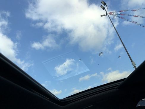 Used 2021 Ford Edge ST-Line image 24