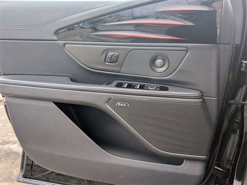 Certified 2024 Lincoln Nautilus Premier w/ Equipment Group 102A image 15