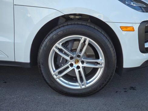 Certified 2025 Porsche Macan w/ Premium Package Plus AWD/4WD image 11