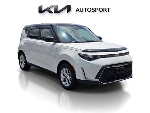 Certified 2025 Kia Soul S FWD image 3