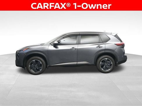 Used 2025 Nissan Rogue SV w/ SV Premium Package FWD image 2