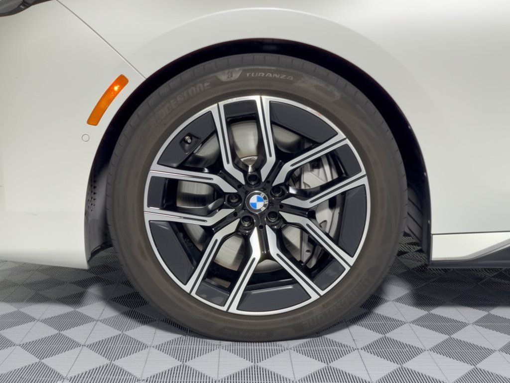 Certified 2023 BMW 760i xDrive AWD/4WD image 13