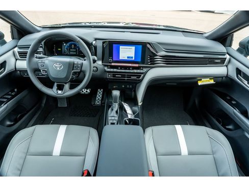 Used 2026 Toyota Camry SE w/ Convenience Package FWD image 18