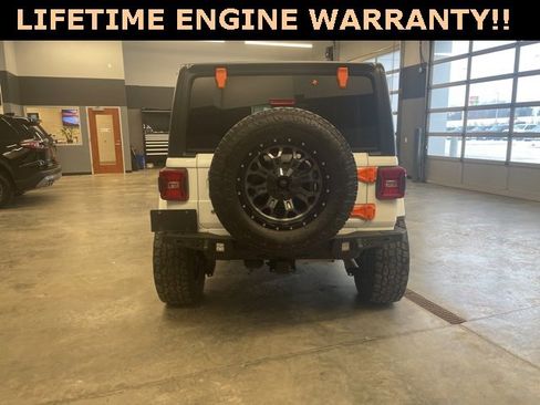 Used 2018 Jeep Wrangler Unlimited Sahara image 7