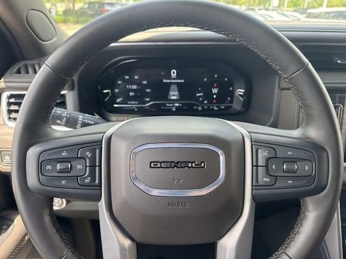 Used 2024 GMC Yukon XL Denali RWD image 29