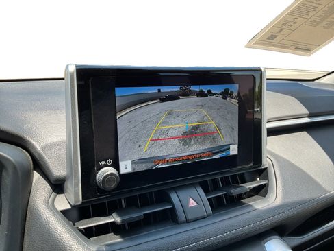 Used 2025 Toyota RAV4 XLE AWD/4WD image 13