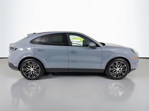 New 2026 Porsche Cayenne Coupe AWD/4WD image 20