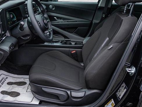Certified 2025 Hyundai Elantra Blue image 11