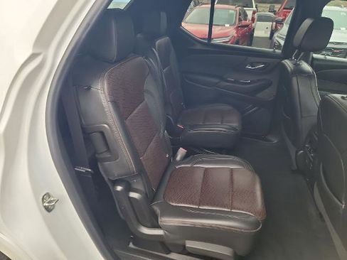 Used 2022 Chevrolet Traverse High Country image 27