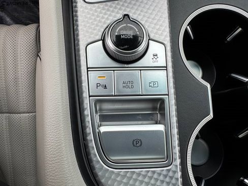 Used 2023 Genesis G70 2.0T w/ Sport Prestige Package image 28