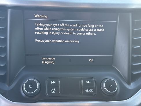 Used 2023 GMC Acadia SLT w/ Elevation Edition image 18